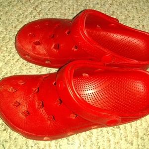 Offbrand Crocs red water/beach shoes